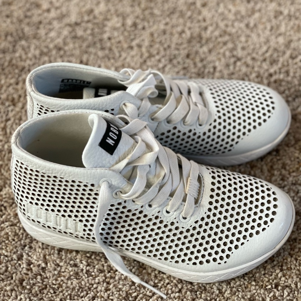 White No Bull high top trainers size 7 in womens 5.5 in mens. Worn only 1 time